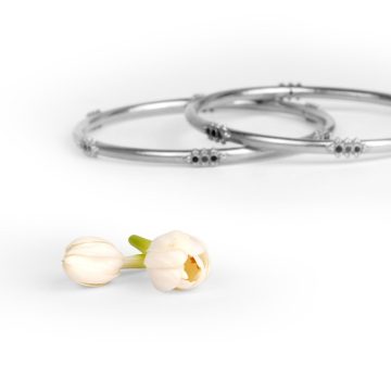 Bangle Up! The Top Hand Bracelet Trends to Try This Season