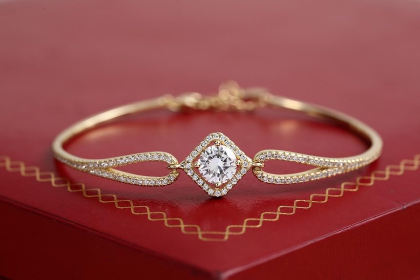 Wrist Candy: The Most Beautiful Gold Bracelets for Women to Wear