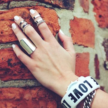 Wrap Up in Style: The Ultimate Guide to Hand Bracelets
