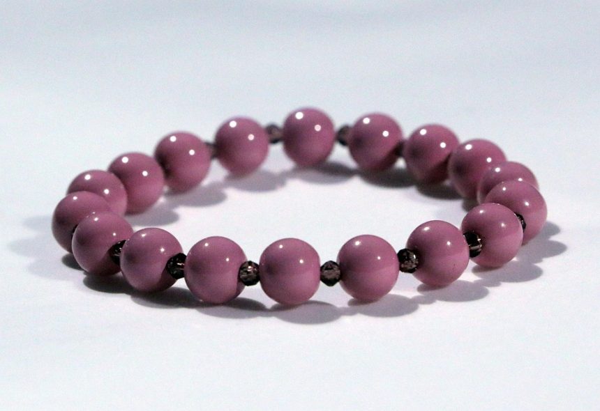 The Ultimate Guide to Choosing the Perfect Bracelet for Your Wife’s Special Day