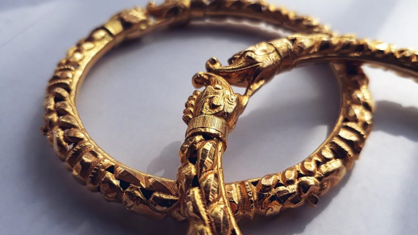 Gold Rush: The Latest Trends in Ladies’ Gold Bracelets