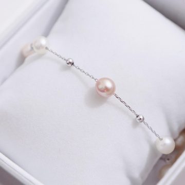 The Hand Bracelet Revolution: How This Accessory is Taking Over Fashion