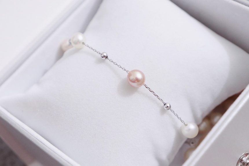 The Hand Bracelet Revolution: How This Accessory is Taking Over Fashion