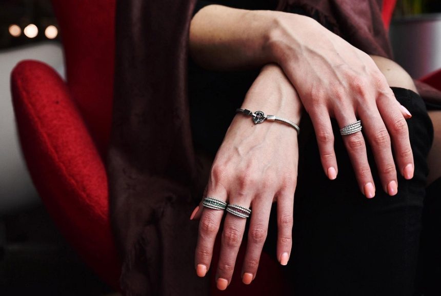 A Piece of History: The Fascinating Story of Antique and Vintage Bracelets