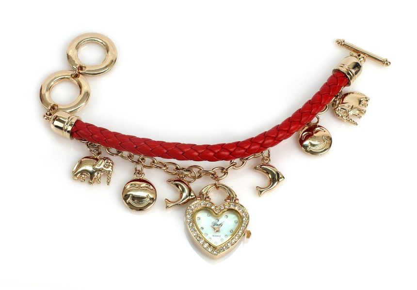 Invest in Yourself: Why a Gold Bracelet is a Must-Have for Every Woman