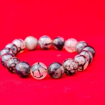 Memory Keepers: The Sentimental Value of Engraved and Personalized Bracelets
