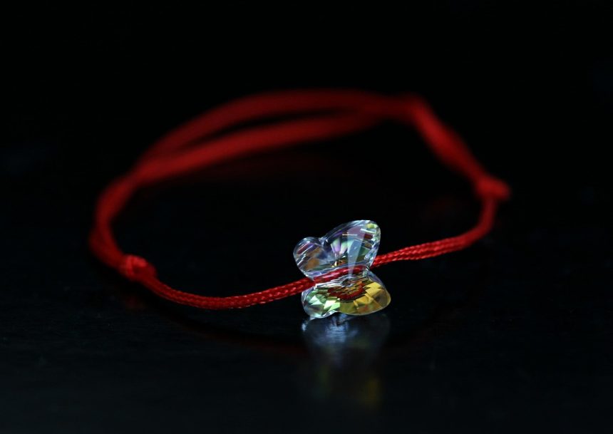 The Perfect Accessory: Why a Gold Bracelet is a Must-Have for Any Woman’s Jewelry Box