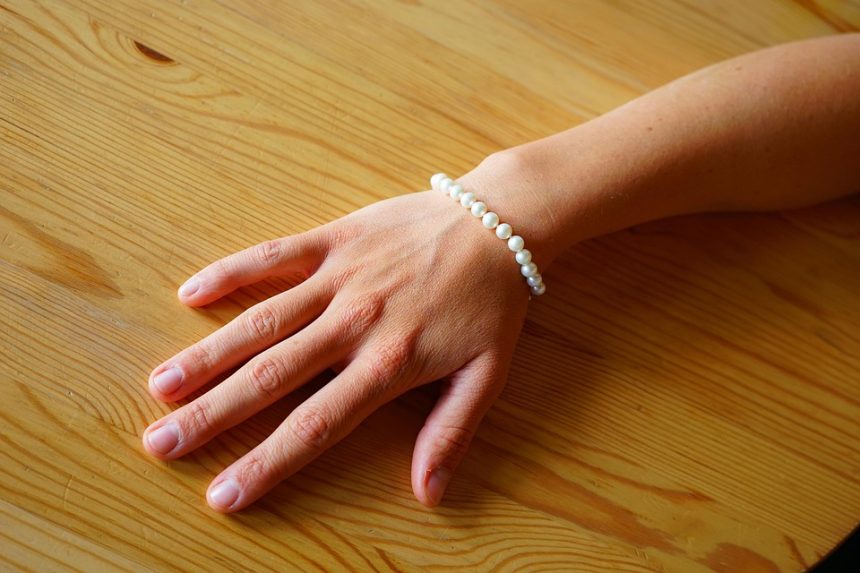 Invest in Elegance: The Benefits of Buying a High-Quality Ladies’ Gold Bracelet