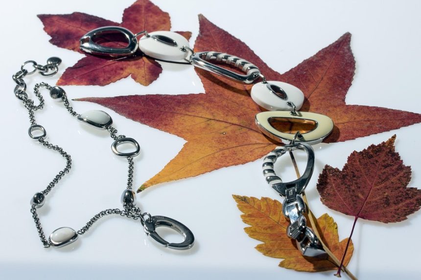 Adorn with Ease: The Versatility of Dainty Bracelets in Everyday Life