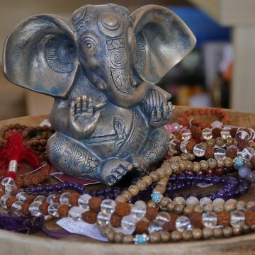 The Language of Love: How to Choose a Bracelet That Speaks to Your Wife’s Style
