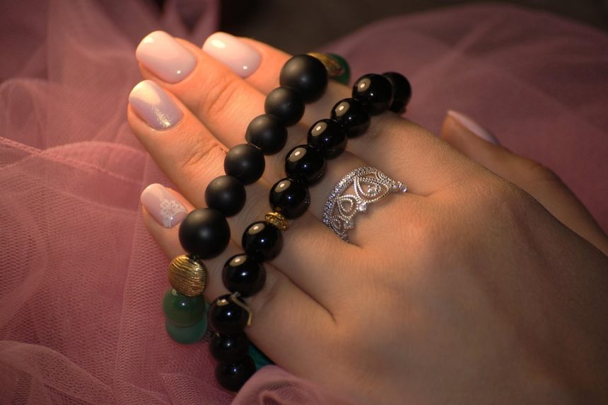 Hand in Hand: How to Choose the Perfect Hand Bracelet for Your Personal Style